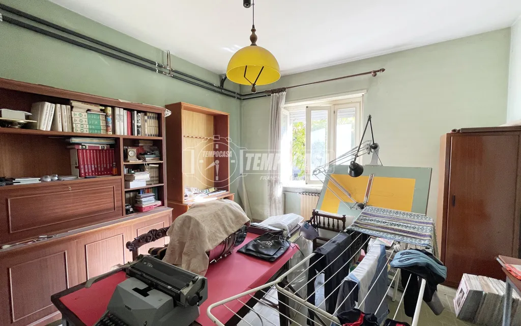 Bureau - Villa with Private Garden in Caluso