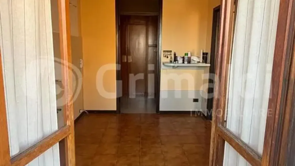 Esik - Apartment with Triple Aspect in Abbiategrasso