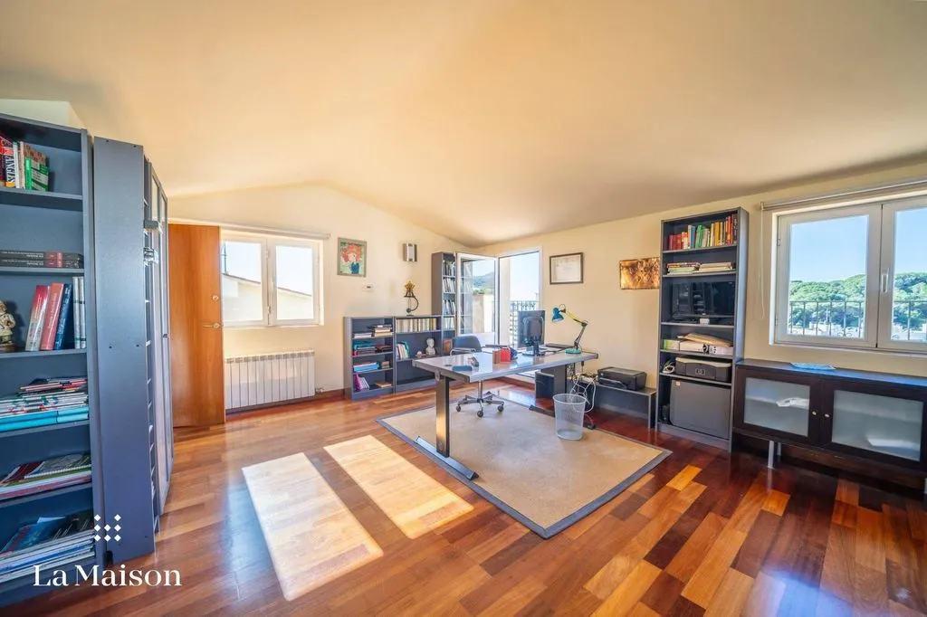 Kabinet - Detached House with Sea View in Arenys de Mar