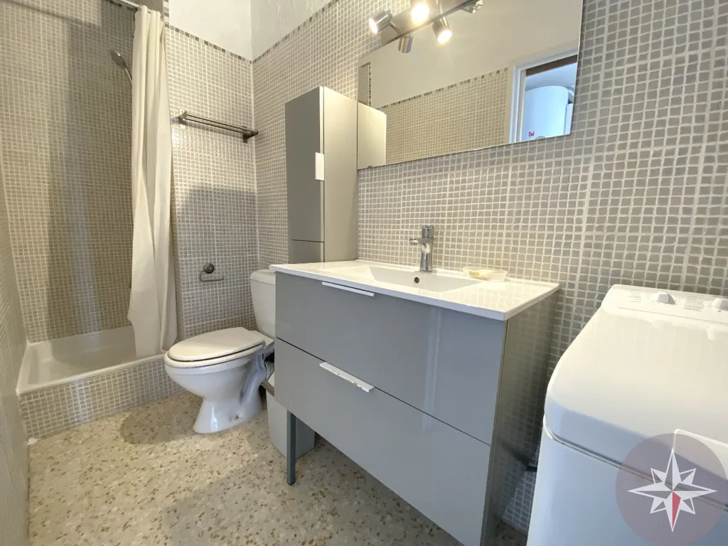 Salles de bain - Appartement T2 Meublé dans l'Hypercentre de Carnon
