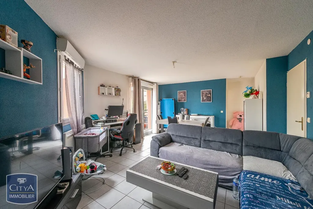 Elutuba - Modern Apartment with Balcony in Louvroil
