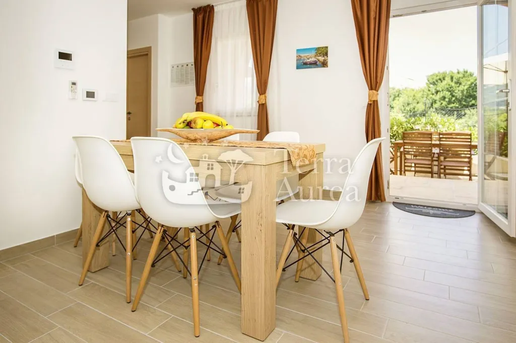 Sala da pranzo - Villa with Pool and Apartments in Baška