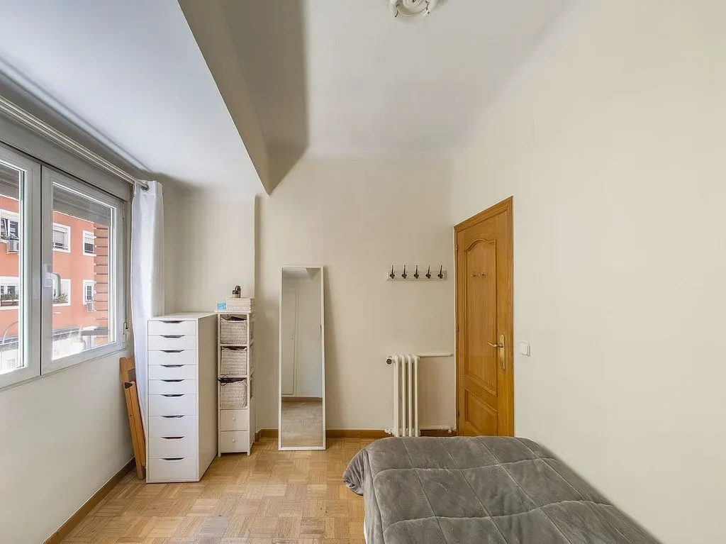 Chambres - 3-Bedroom Flat with A/C in Chamartín