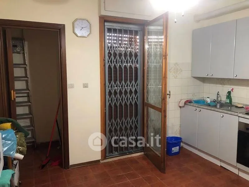 Cucina - Ground Floor Apartment with Private Garden in Pisa