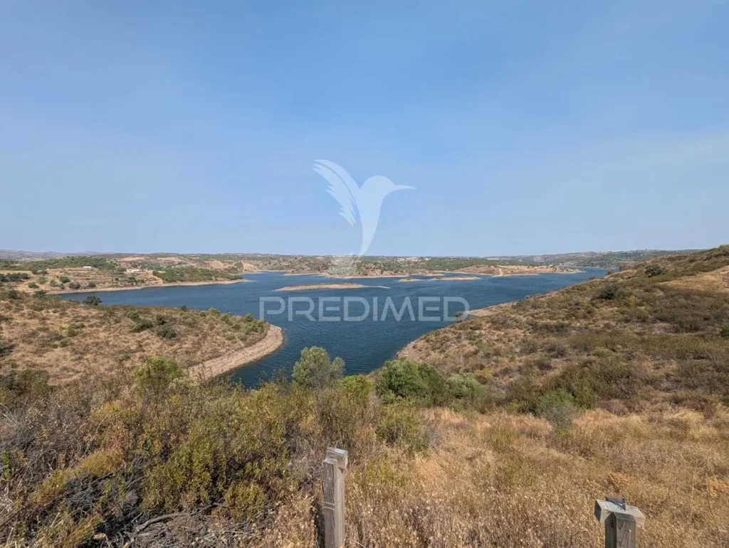 Jardin - Rustic Land with Waterfront on Beliche Dam, Algarve