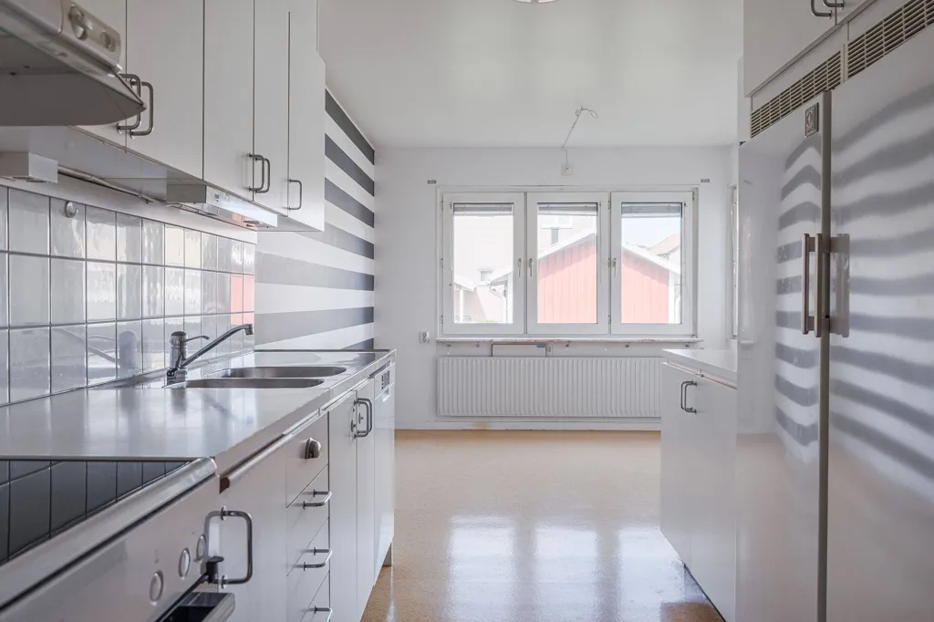 Cuisine - Bright 2-Bedroom Flat with Balcony in Tidaholm