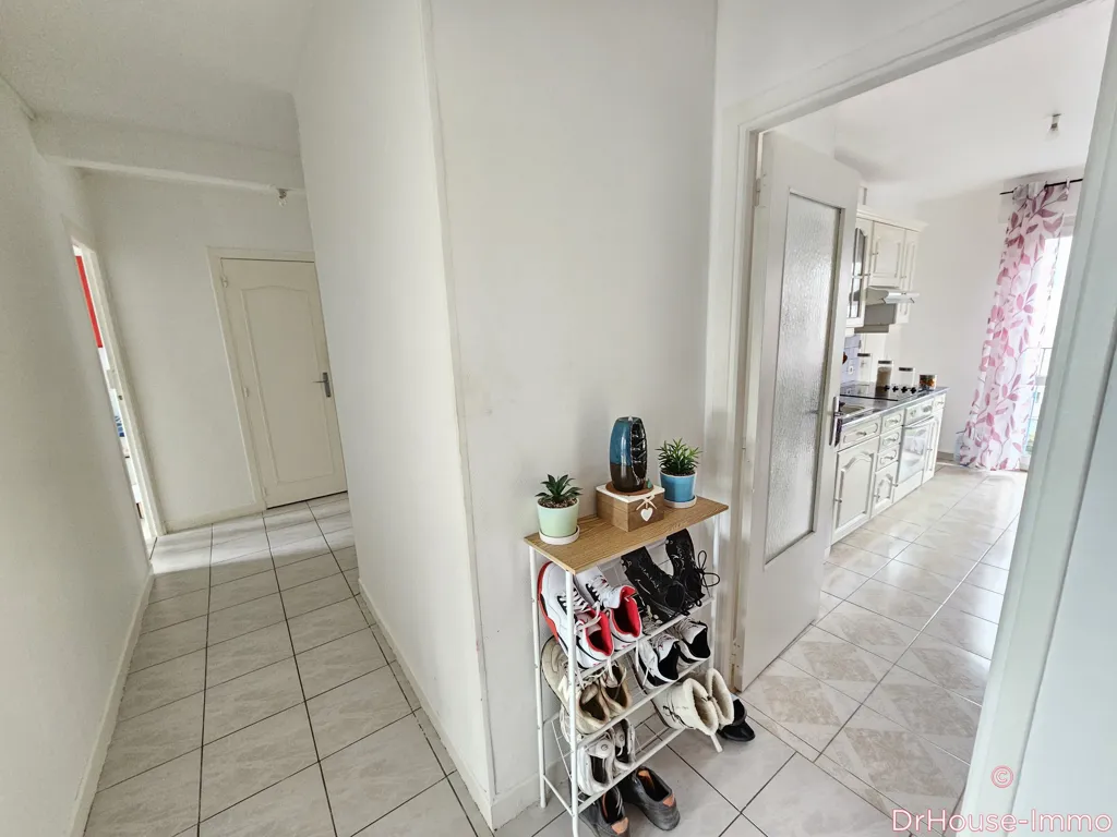 Esik - Bright Flat with Two Bedrooms in St André