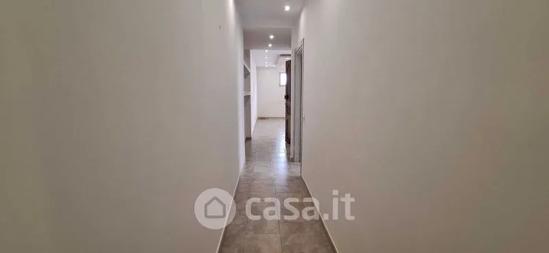 Esik - Three-Bedroom Apartment with Terrace in Catania