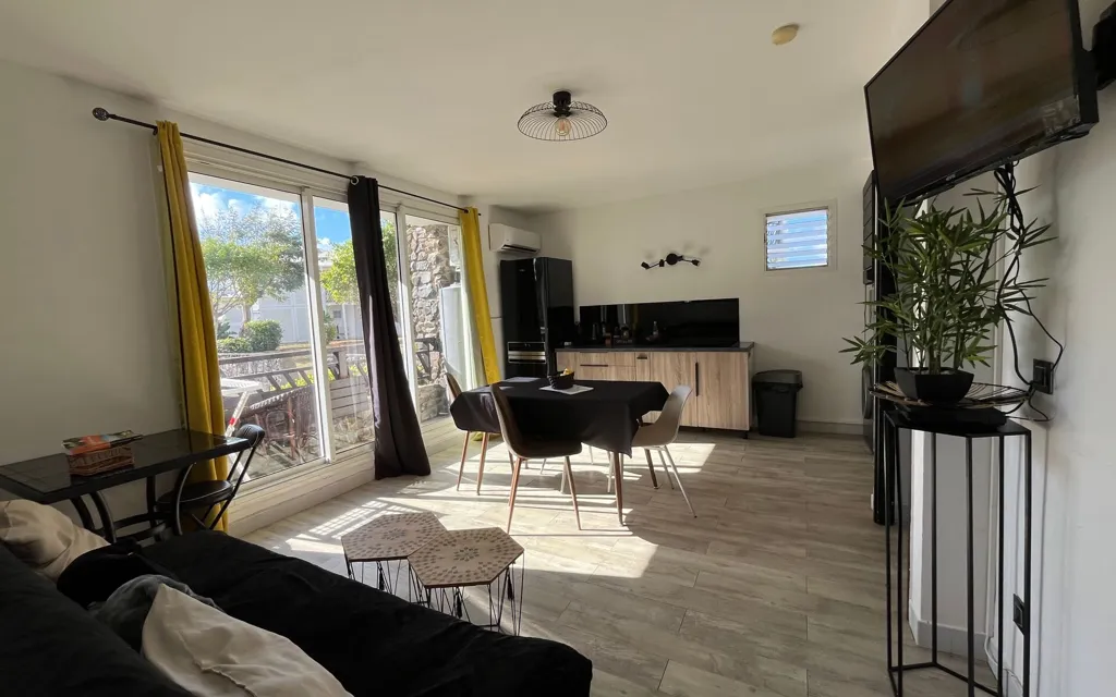 Séjour - Appartement Meublé avec Piscine à Saint-François