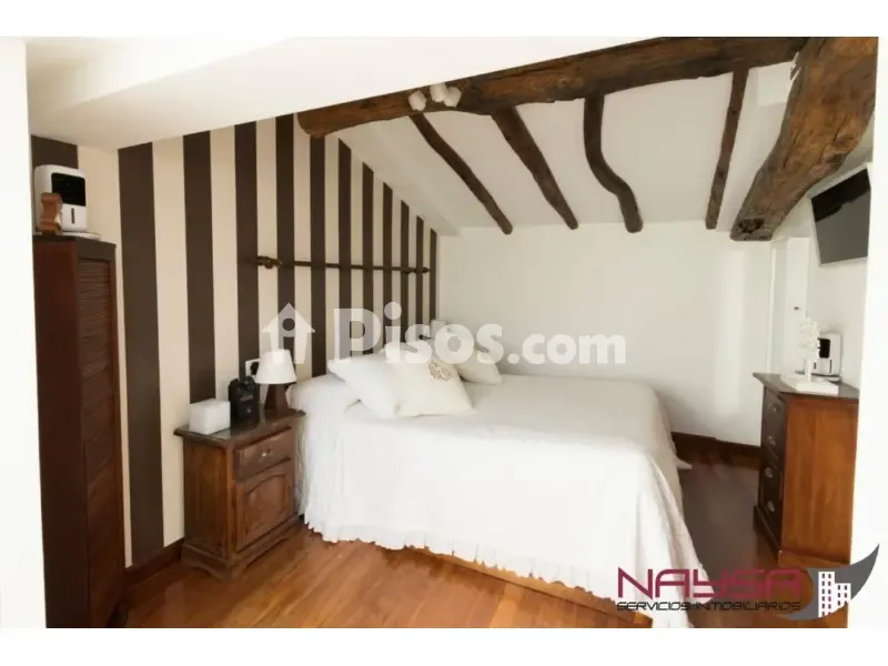 Chambres - Duplex with Balcony in Eduardo Dato Street