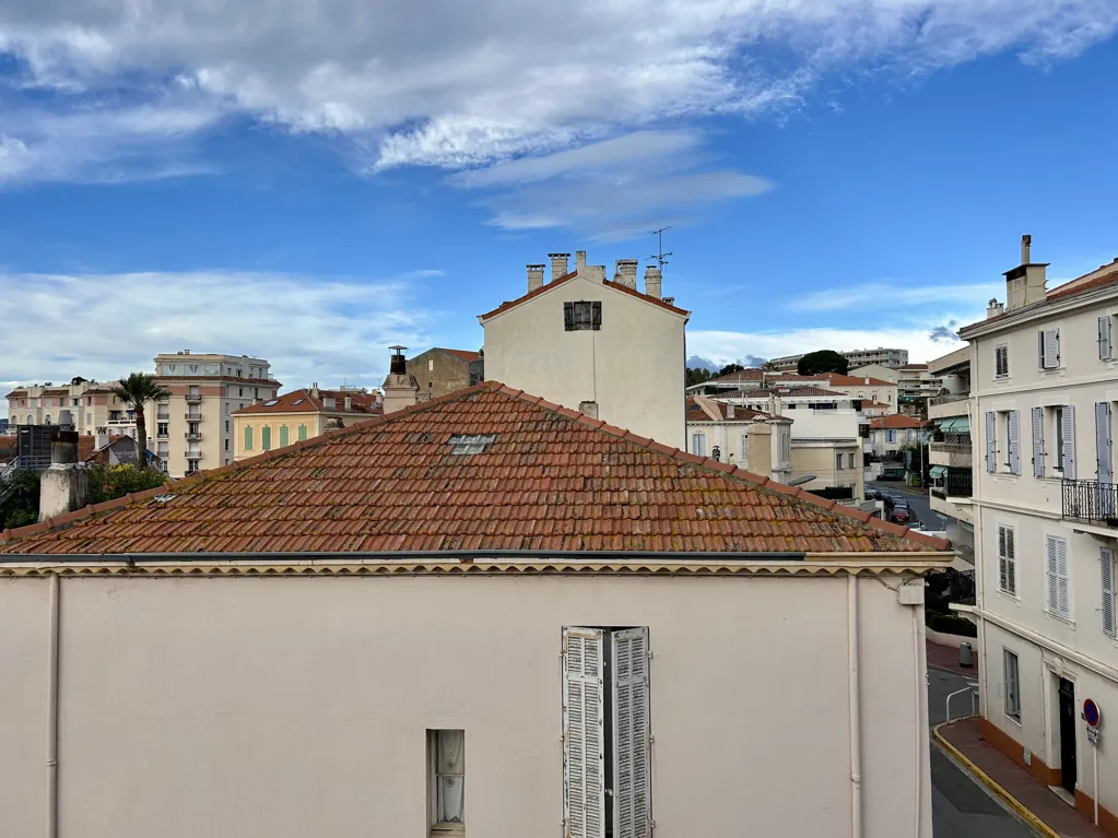 Balcone - Renovated 3-Piece with Sea View in Cannes Centre