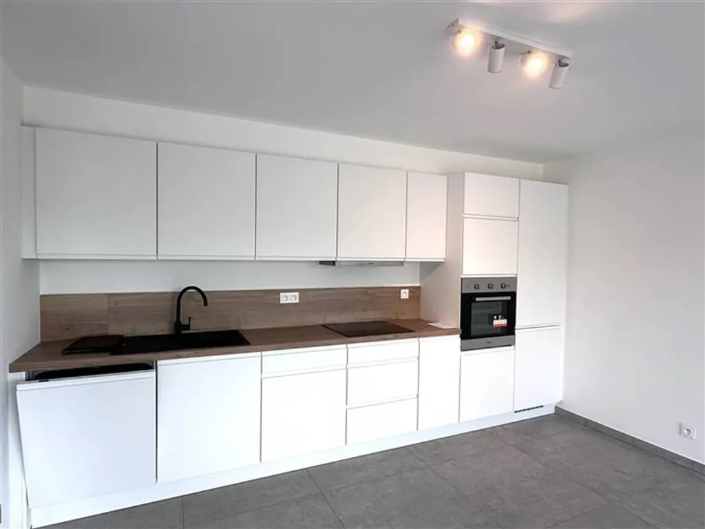 Cuisine - Appartement avec Grande Terrasse à Landenne