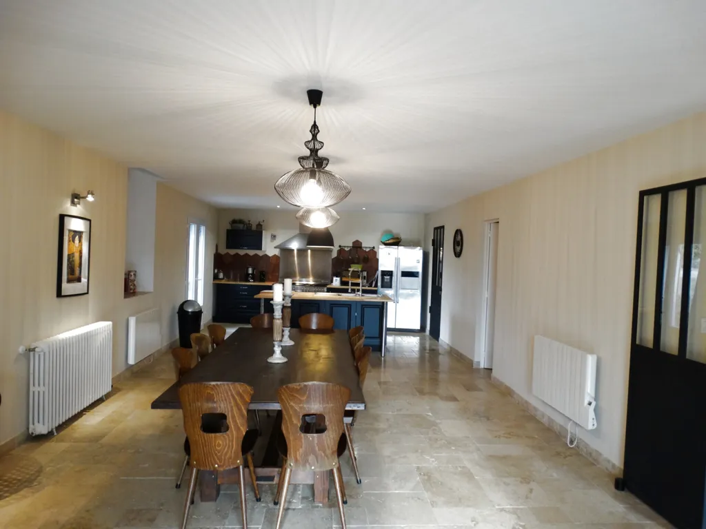 Salle à manger - Ensemble Immobilier avec Gîte en Drôme des Collines