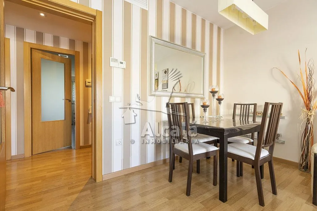 Söögituba - Apartment with Pool in El Olivar, Alcalá de Henares