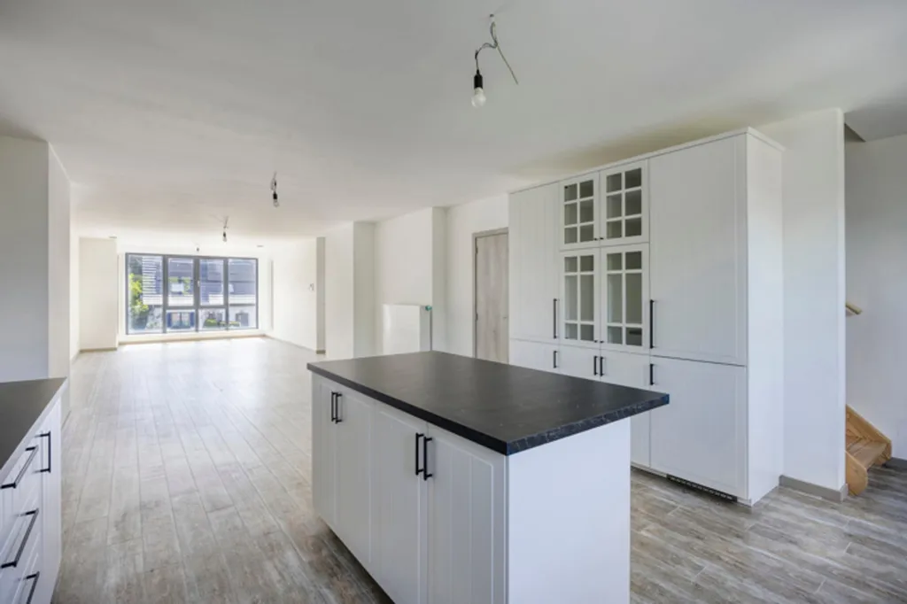 Cuisine - Nouveau Triplex avec Terrasse et Jardin à Wemmel