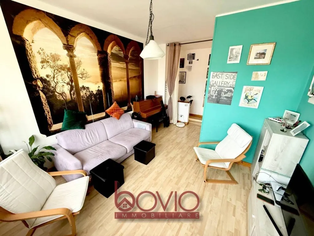 Elutuba - Quadruplex with Balcony in Bertolla, Turin