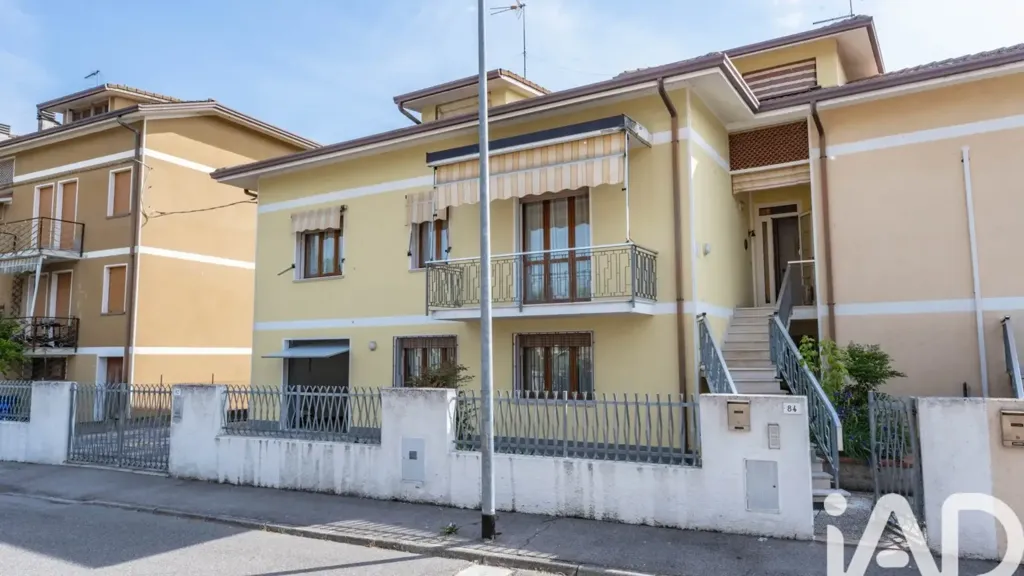 Extérieur - Villa with Courtyard in Massa Fiscaglia