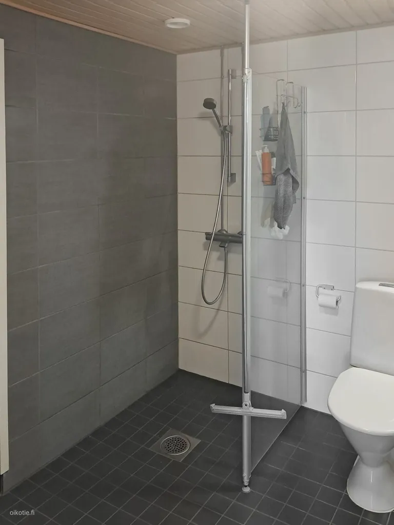 Bathrooms - Living Right Apartment with Balcony in Hamar
