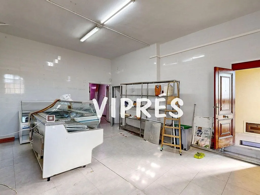Rooms - Two-Storey House with Terrace in San Luis