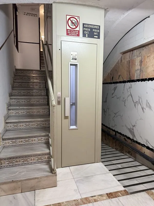 Entrée - 3-Bedroom Flat with South Orientation in Chamberí