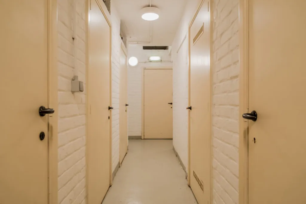 hallway_entrance