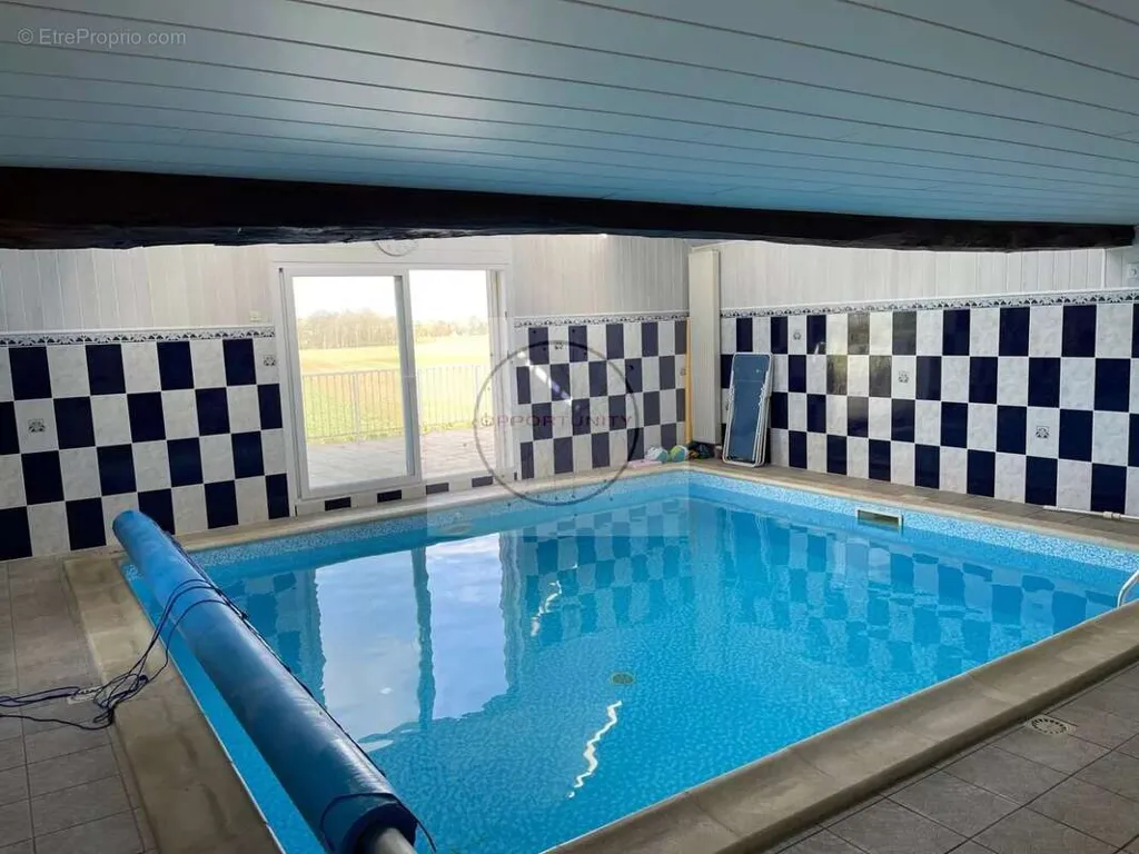 Bassein - Villa with Pool in Rebais