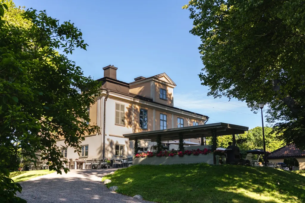Extérieur - Corner Flat with West-Facing Balcony in Norra Ängby