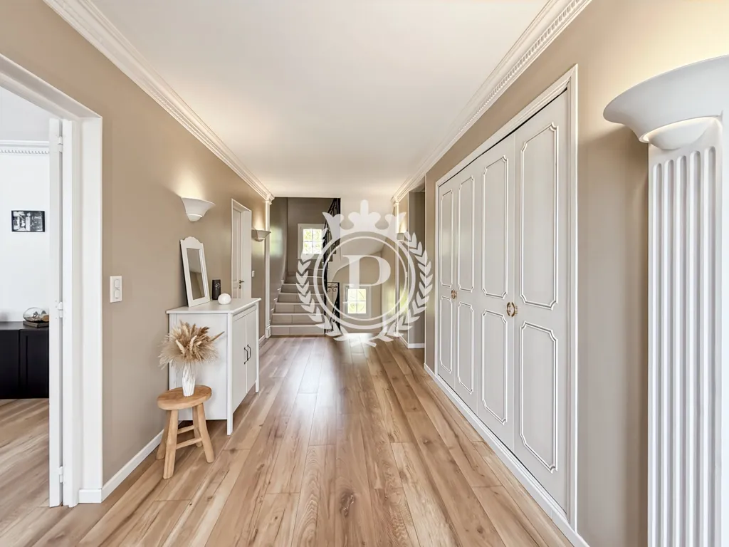 hallway_entrance