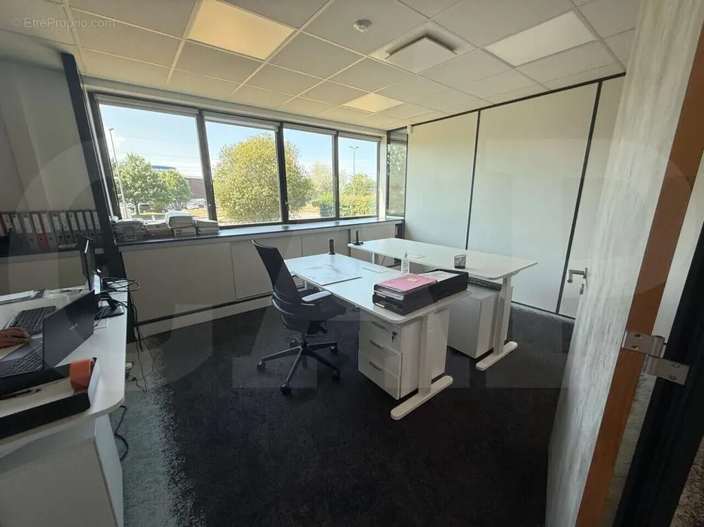 Kabinet - Office Space with Private Parking in Vern-sur-Seiche