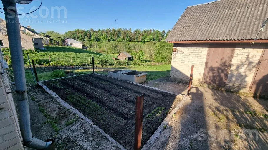 Giardino - 1979 House with Garden in Krāslava
