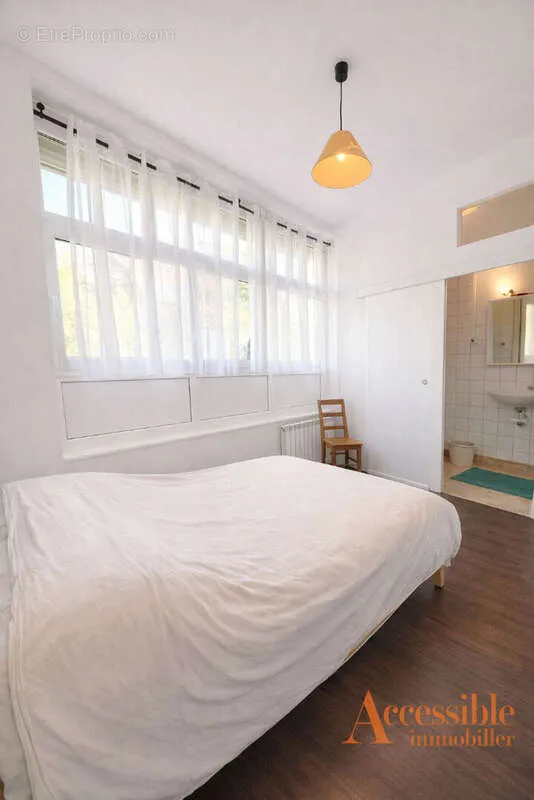 Chambres - Appartement Lumineux avec Cuisine Ouverte à Aix-les-Bains