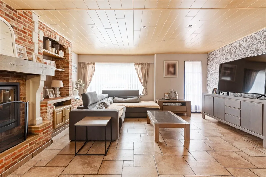 Séjour - Maison Rénovée avec 3 Paardenstallen à Rijkevorsel