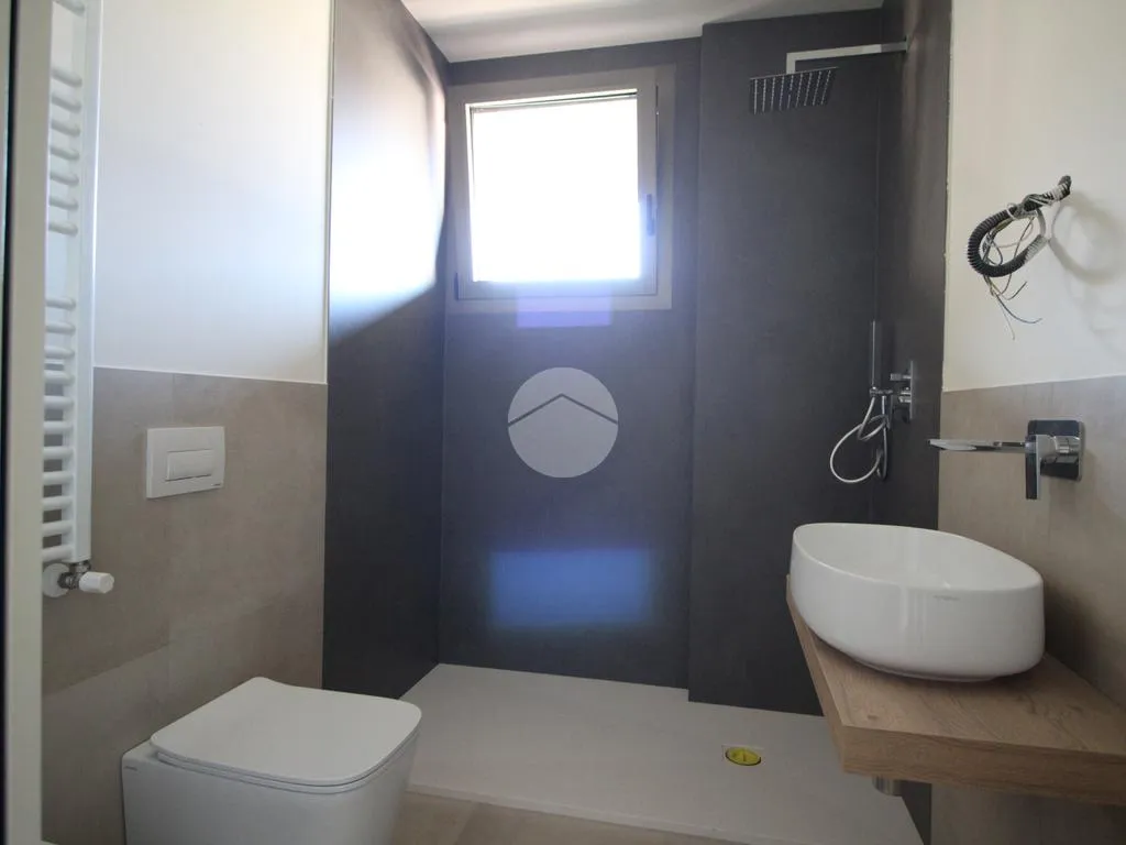 Salles de bain - Modern Condo with Terrace in Central Cesena