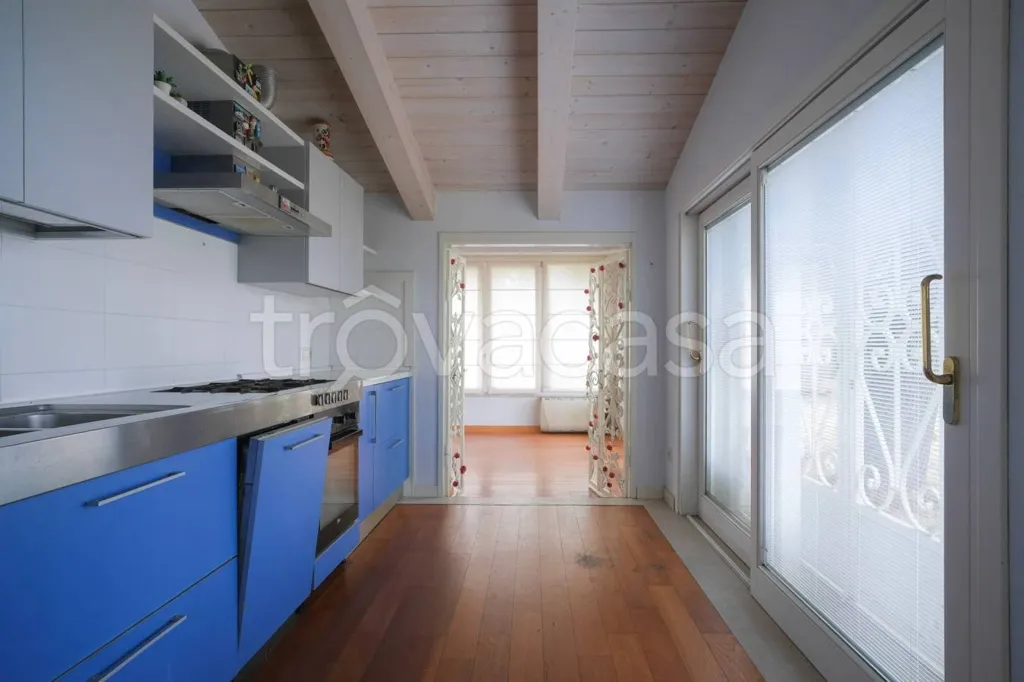 Cuisine - Luxury Villa with Sea View in Pesaro
