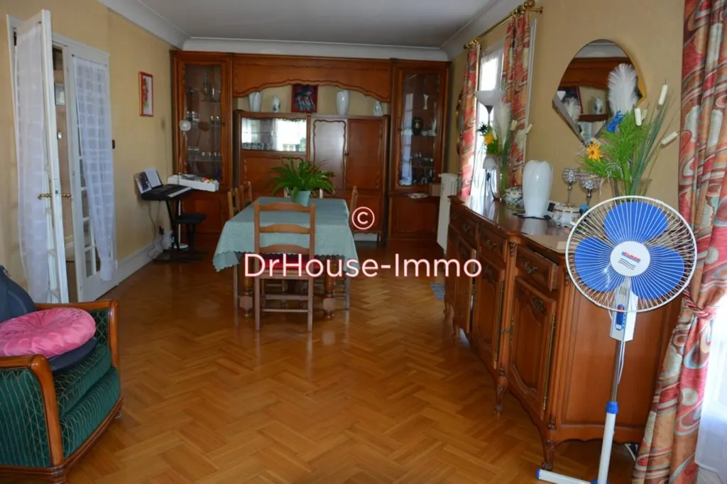 Salle à manger - Maison Contemporaine avec Balcon à Saint-Junien