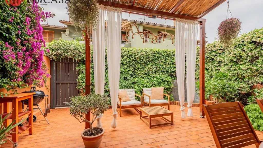 Terrass - Rear-Accessioned Villa with Pool in Cerveteri