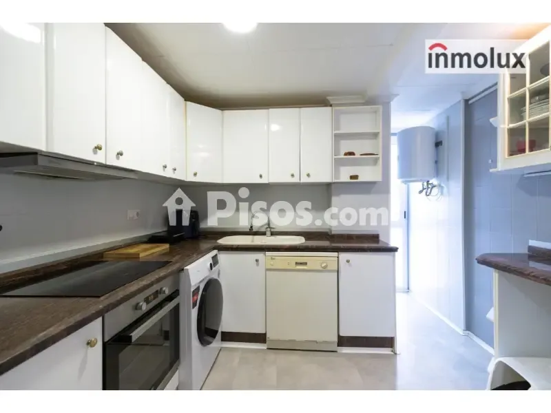 Cuisine - Bright Apartment with Balcony in Carolinas Bajas