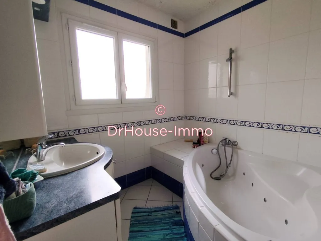Bathrooms - 8-Piece House with Garden in Vendôme