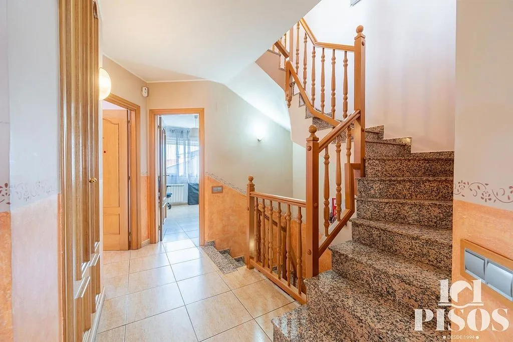 Terraced House with Balcony in Ca n'Oriol