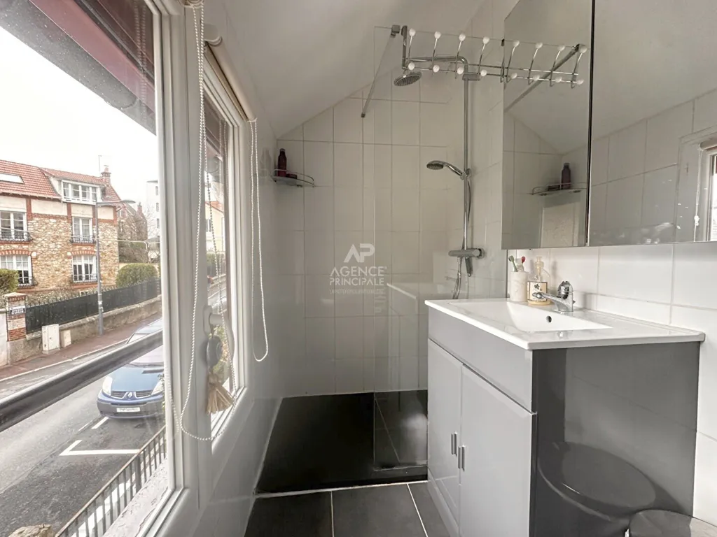 Bagni - Charming House with Terrace in Chaville Centre
