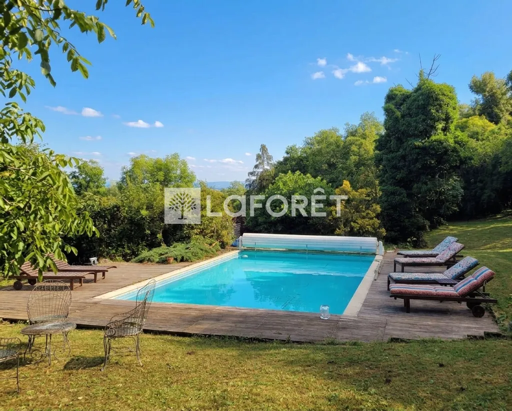 Bassein - Charming House with Piscine in Saint-Just-Saint-Rambert
