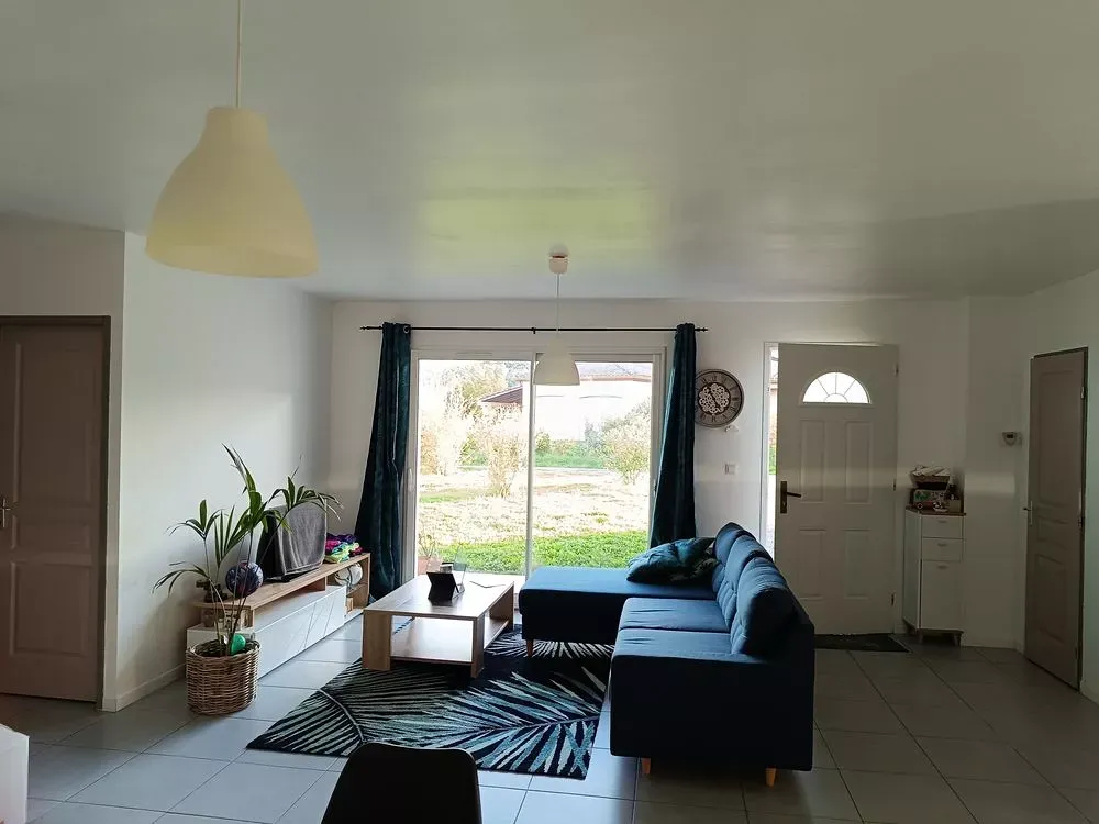 Séjour - Villa 3 Pièces avec Terrasses à St-Lys