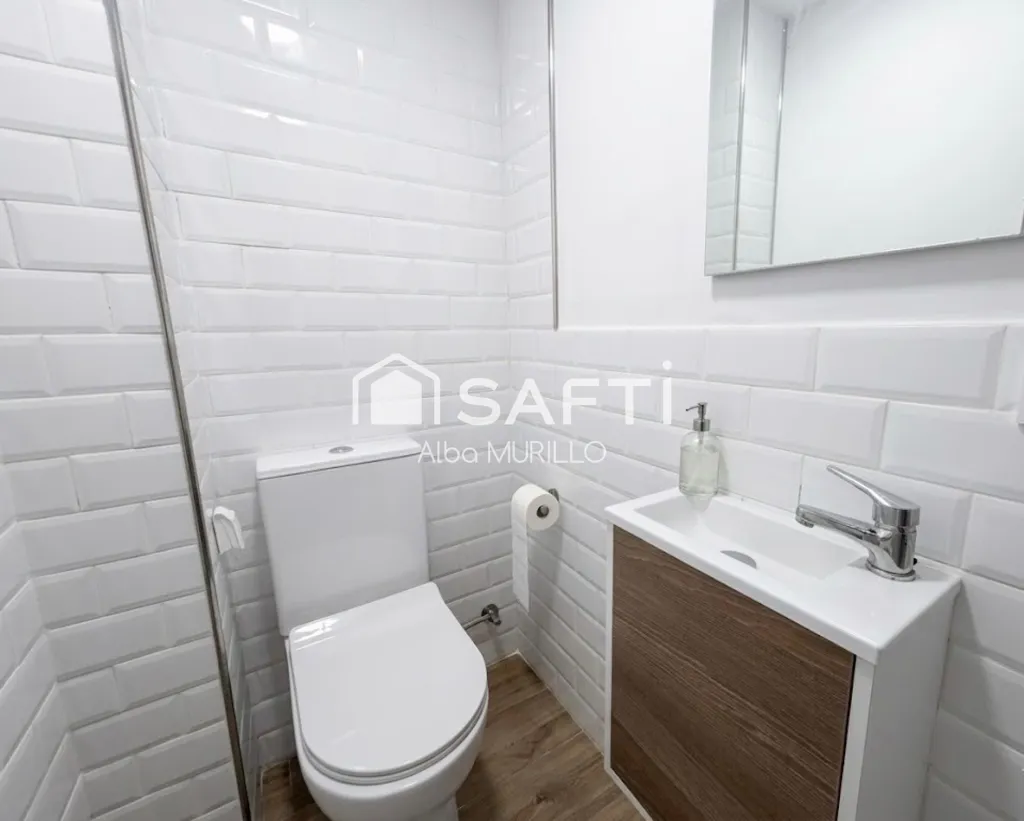 Vannitoad - Renovated Corner House with Sea View in Cunit