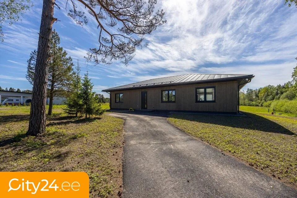 Exterior - Spacious Cottage with Garden in Maidla, Saue