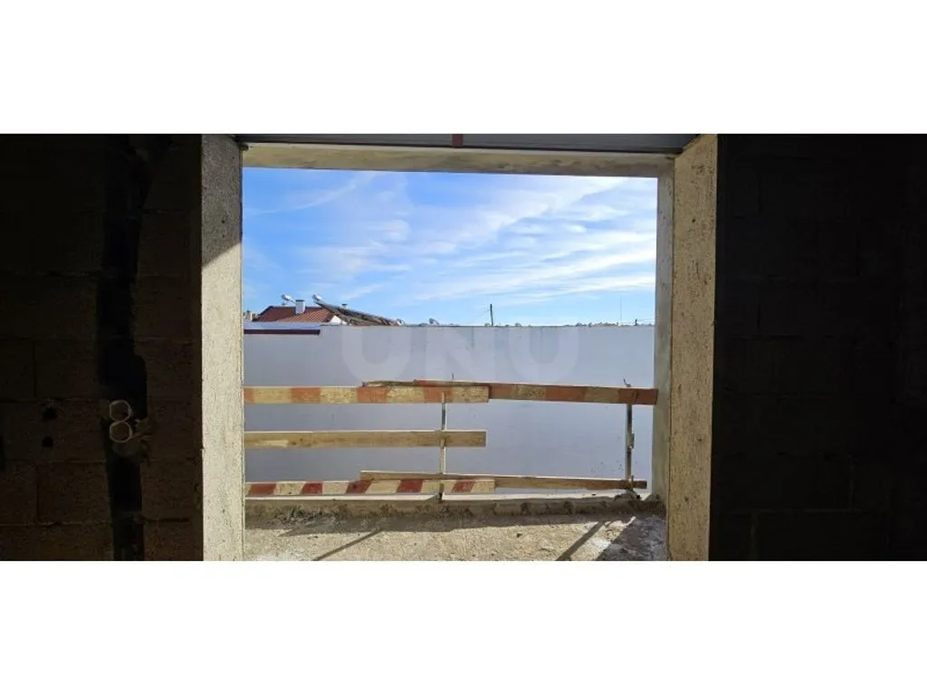 Pièces - Modern House with Garden in Seixal