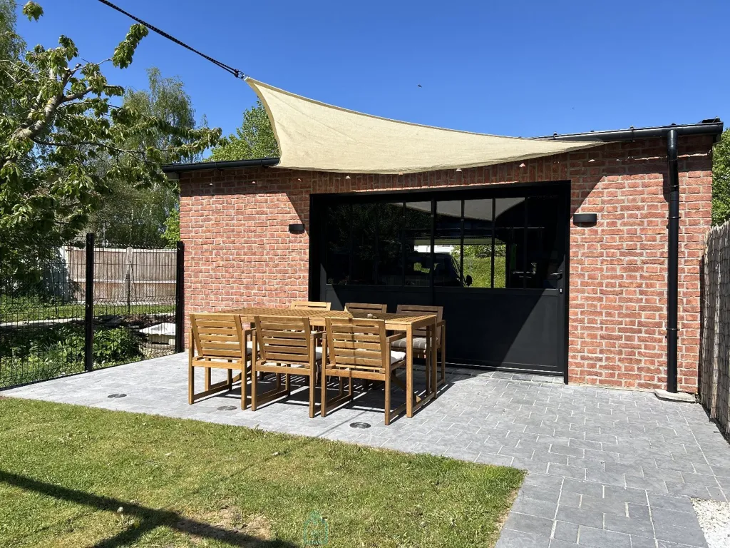 Terrace - Charming House with Garden near Train Station