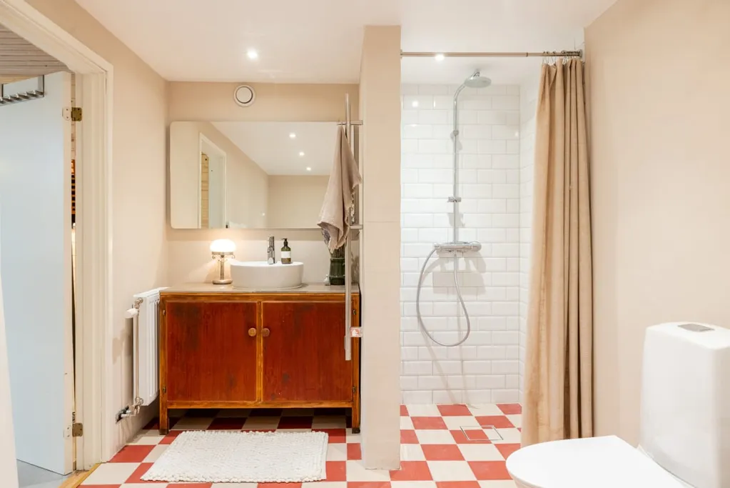 Bagni - Renovated 2-Storey House with Garden in Bellevue