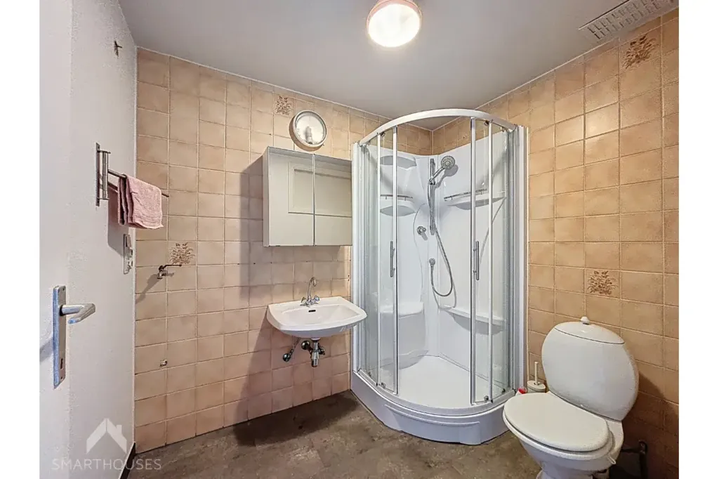 Salles de bain - Maison avec Jardin et Terrasse à Harelbeke