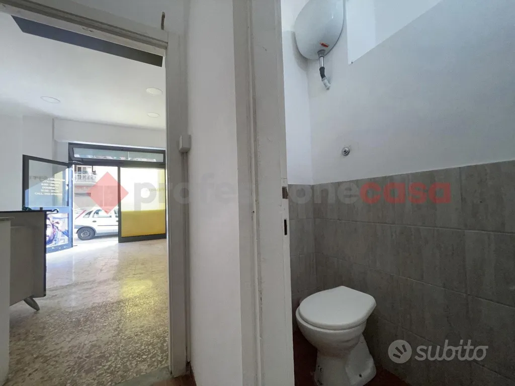 Bagni - Commercial Space with Disabled Access in Rieti