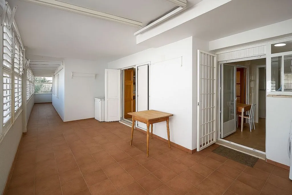 hallway_entrance